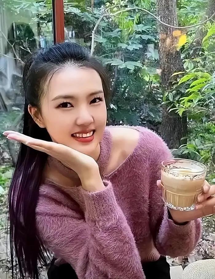 跳手势舞,张常宁秀身材,颜值飙升,新岗位曝光,退役生子悬念揭晓