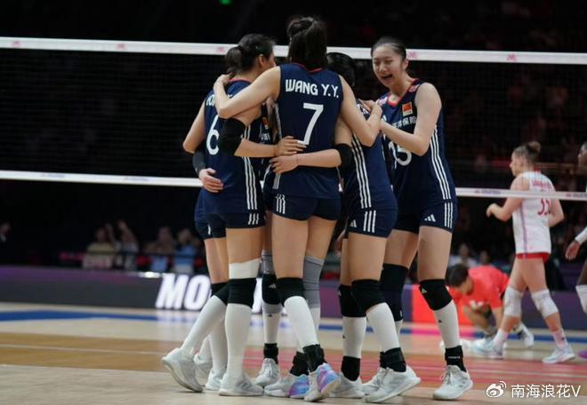 中国女排3-1加拿大,提前2轮晋级总决赛,庄宇珊21分+6连发