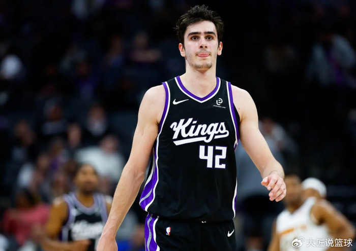 智能赛事推荐-NBA新秀榜单更新!4号秀力压状元持续领跑 42号秀杀入前5成大黑马|哈珀|克努佩尔|弗拉格|夏洛特黄蜂队|康-克努佩尔_新浪新闻