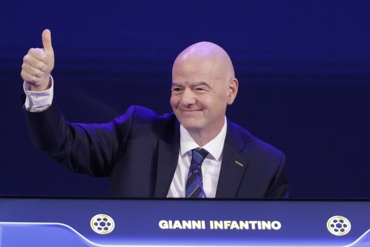 万博体育移动版-队报:多家协会不满,FIFA可能提高世界杯奖金和各国参赛补贴